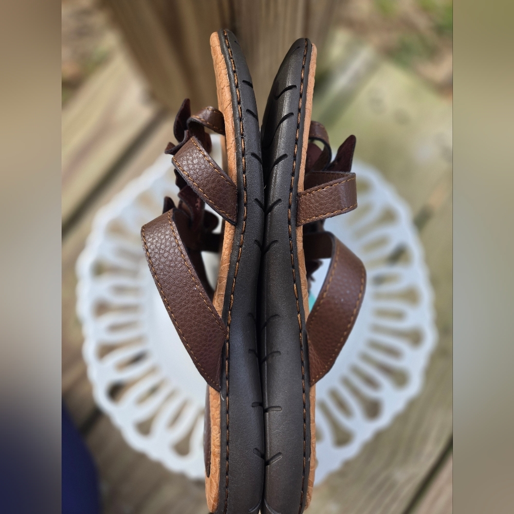 b.o.c. Tan and Brown Floral Sandals. Brand New With Tags. - Picture 6 of 11